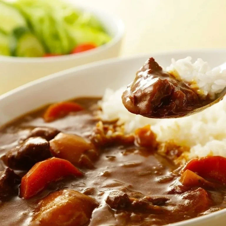 Golden Curry Ypač aštraus Japoniško kario mišinio kubeliai 220g - SB - Image 2
