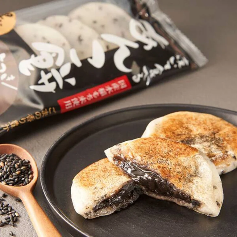 Japoniškas Mochi desertas su Sezamų įdaru 90g - Usagimochi - Image 2