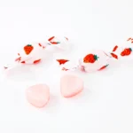 MILK ICHIGO Pieniški braškių skonio saldainiai 83g - Sakuma