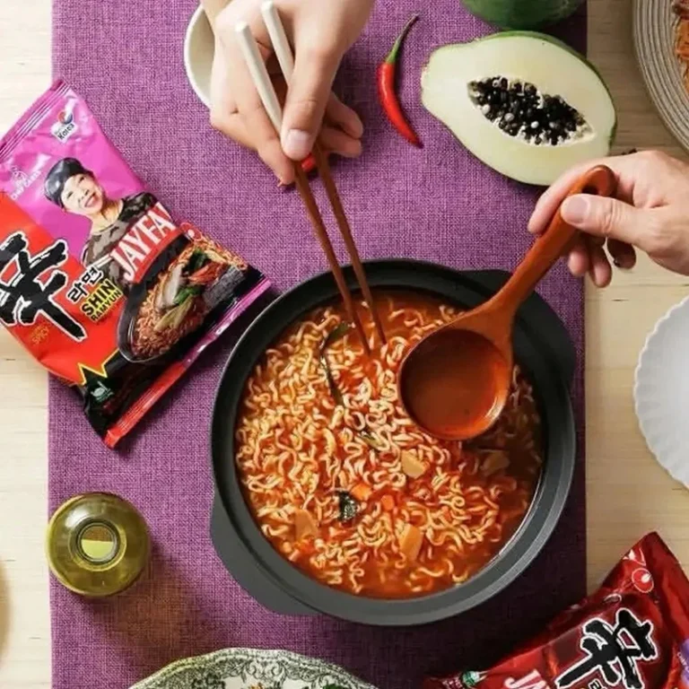 Greitai Paruošiami Makaronai Shin Ramyum- Tom Yum Skonio 615g(123g*5vnt) - Nongshim - Image 2